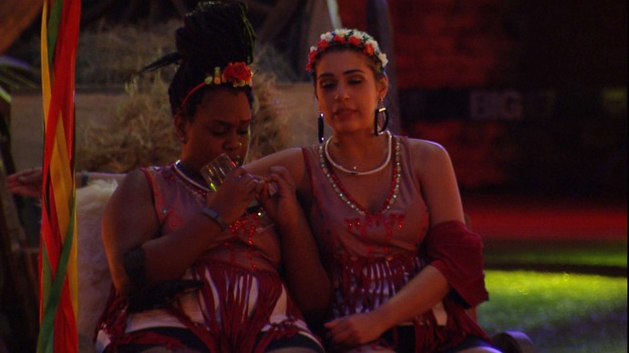 Vivian e Roberta comentam paredão. (Foto: Divulgação)