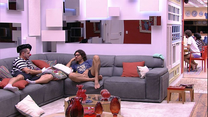 Ilmar e Marcos conversam no BBB 17