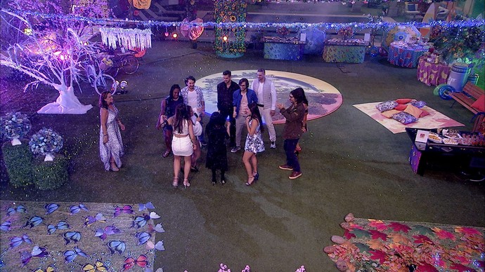 Simone e Simaria agitam a casa do BBB 17