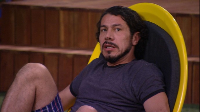 Rômulo vai para 'lado mexicano' no BBB 17
