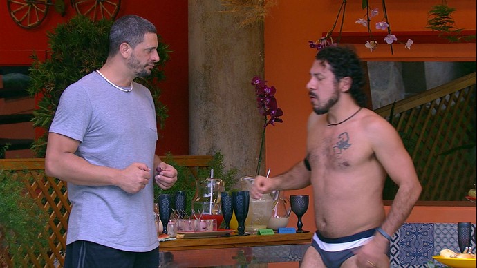 Daniel pergunta brother sobre Elettra