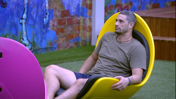 BBB17: Daniel é ignorado pelo lado americano da casa