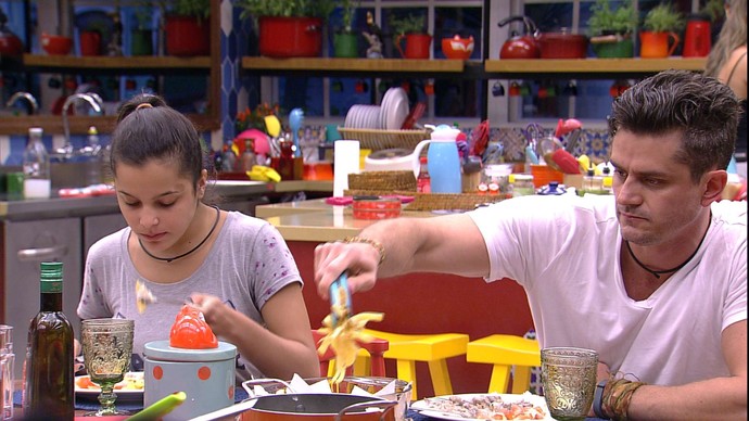 Emilly tem a expulsão pedida pelos internautas