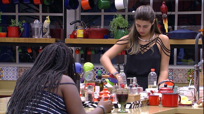 BBB17: Vivian continua inconformada com a saída de Pedro