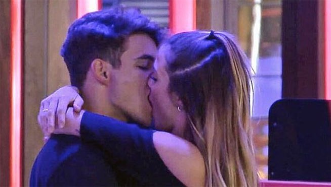 Antônio e Alysson transam no Big Brother gringo