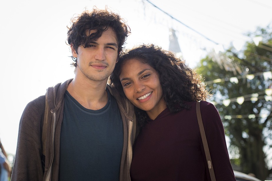 Gabriel Leone e Barbara Reis