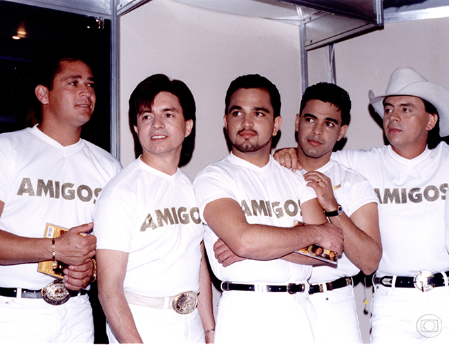 Leonardo, Xororó, Luciano, Zezé di Camargo e Chitãozinho em Amigos (Divulgação/ TV Globo)