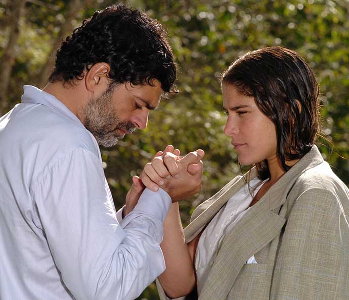 Serena (Priscila Fantin) e Rafael (Eduardo Moscóvis) em Alma Gêmea (Divulgação/ TV Globo)