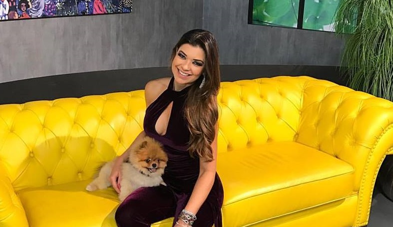 A apresentadora Amanda Françozo