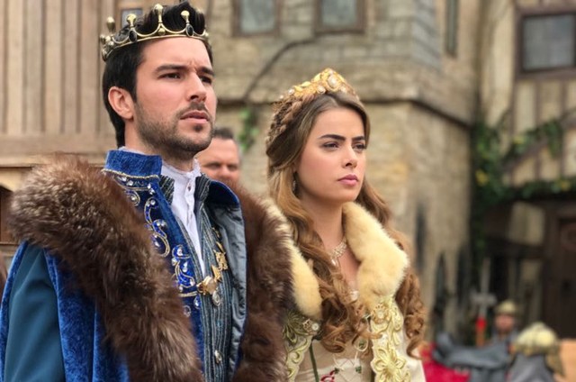 Bernardo Velasco e Rayanne Morais em Belaventura (Divulgação)