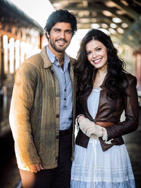 Bruno Cabrerizo e Vitória Strada, protagonistas de Tempo de Amar