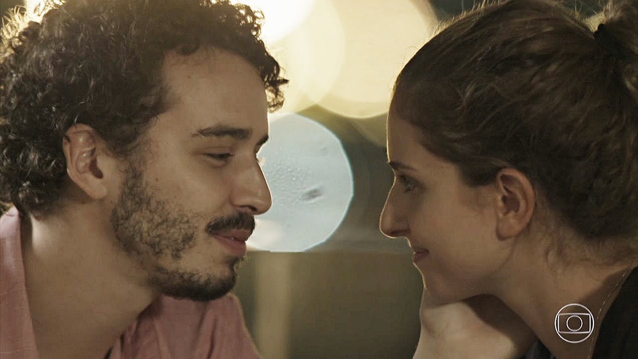 Cláudio (Gabriel Stauffer) e Ivana (Carol Duarte) de A Força do Querer