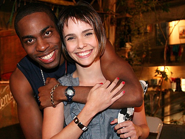 Evilásio (Lázaro Ramos) e Júlia (Debora Falabella) em Duas Caras (Divulgação/ TV Globo)