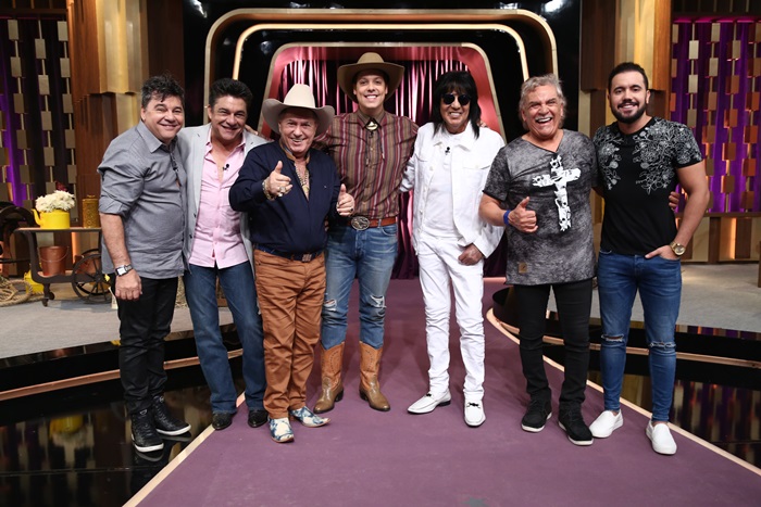 Fábio Porchat se caracteriza para receber grandes nomes da música sertaneja no Programa do Porchat; veja fotos5