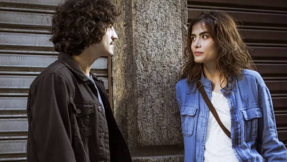 Gustavo (Gabriel Leone) e Rimena (Maria Casadevall) de Os Dias Eram Assim