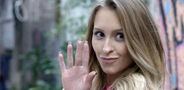 Carla Diaz (Carine), em A Força do Querer