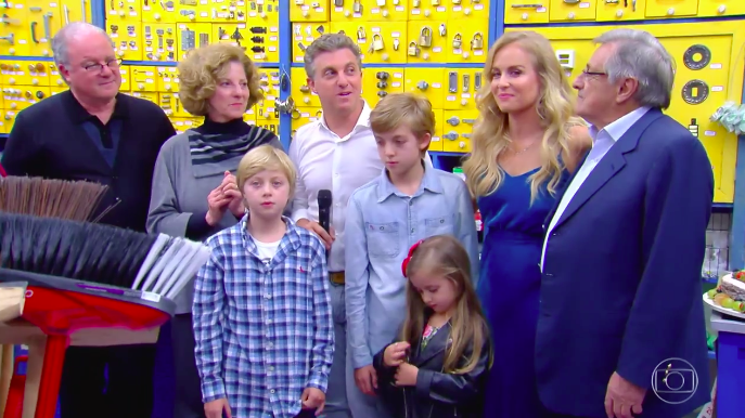 Luciano Huck ganha homenagem em seu aniversário
