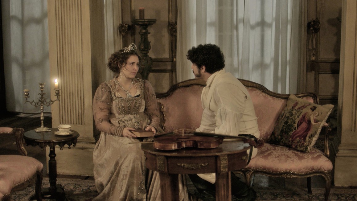Leopoldina (Letícia Colin) e Dom Pedro (Caio Castro) de Novo Mundo