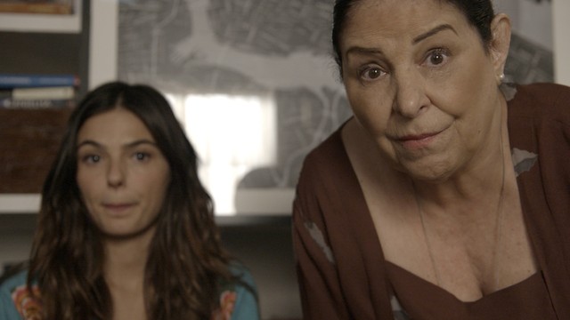 Ritinha (Isis Valverde) e Zu (Claudia Mello) de A Forca do Querer