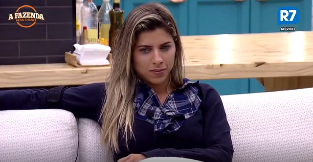 Ana Paula Minerato na sala da sede