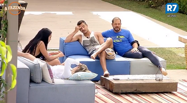 Conrado conta que teve problema com álcool