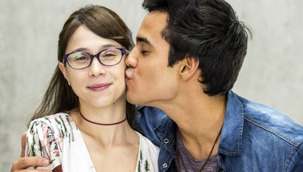 Benê (Daphne Bozaski) e Guto (Bruno Gadiol), de Malhação: Viva a Diferença (Divulgação/Globo)