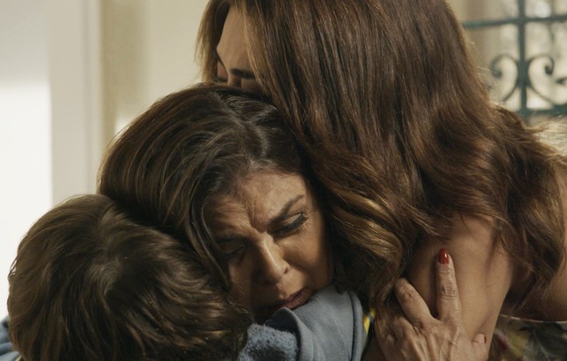 Bibi (Juliana Paes), Aurora (Elizangela) e Dede (Joao Bravo) de A Forca do Querer