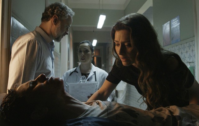 Ivan (Carol Duarte), Joyce (Maria Fernanda Candido) e Eugenio (Dan Stulbach) de A Forca do Querer
