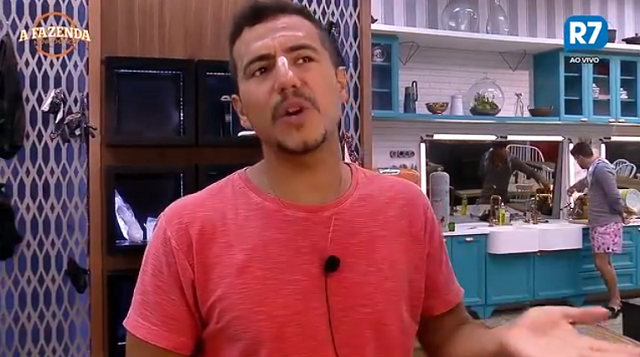 Matheus comenta sobre cueca asa delta de Marcos