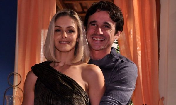 Arminda (Bianca Rinaldi) e Joca (Caio Junqueira) em Ribeirão do Tempo