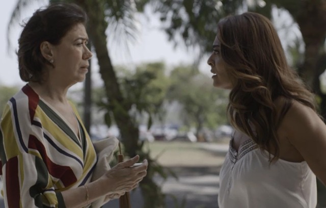 Silvana (Lilia Cabral) e Bibi (Juliana Paes) de A Forca do Querer