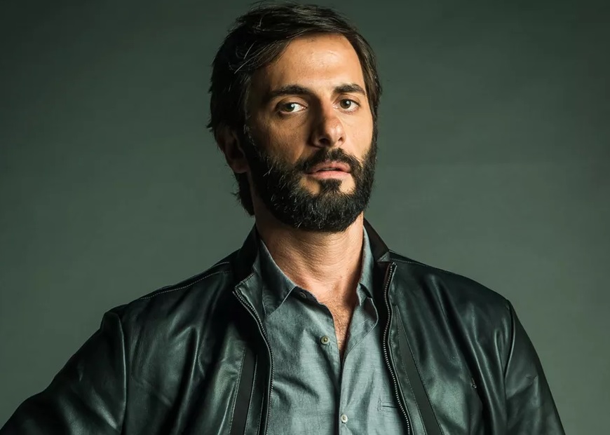 Vinicius (Flavio Tolezani)