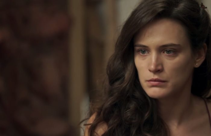 Clara promete se vingar de muita gente na trama das 21 horas (Reprodução/TV Globo)