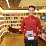Luiz Bacci no lançamento do livro Biografia da Televisão Brasileira