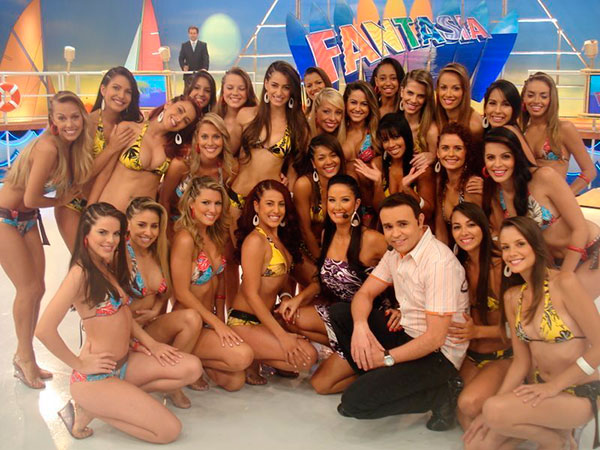 Hellen Ganzarolli apresentou o "Fantasia" em 2007 (Divulgação/SBT)