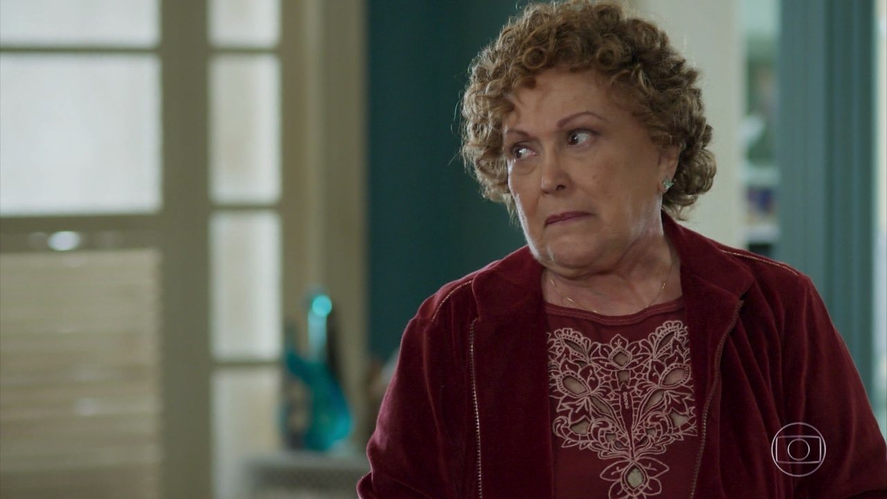 Nicette diverte o público todas as noites na telinha (Reprodução/TV Globo)