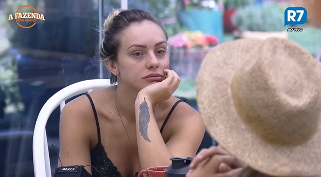 Monick Camargo fala sobre casal Flávia e Marcelo