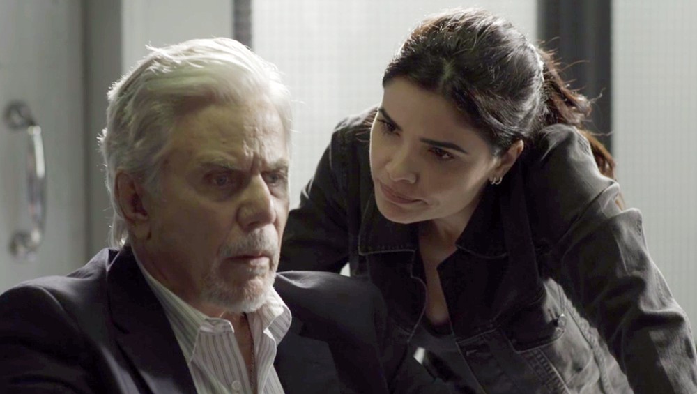 Athaide (Reginaldo Faria) e Antonia (Vanessa Giacomo) de Pega Pega