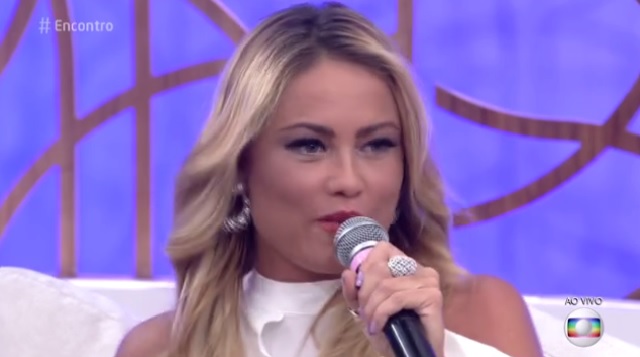 Ellen Roche fala sobre assédio sexual ao longo da vida