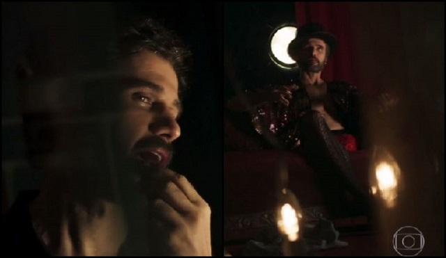Samuel (Eriberto Leão) passa batom e usa lingerie, em O Outro Lado do Paraíso