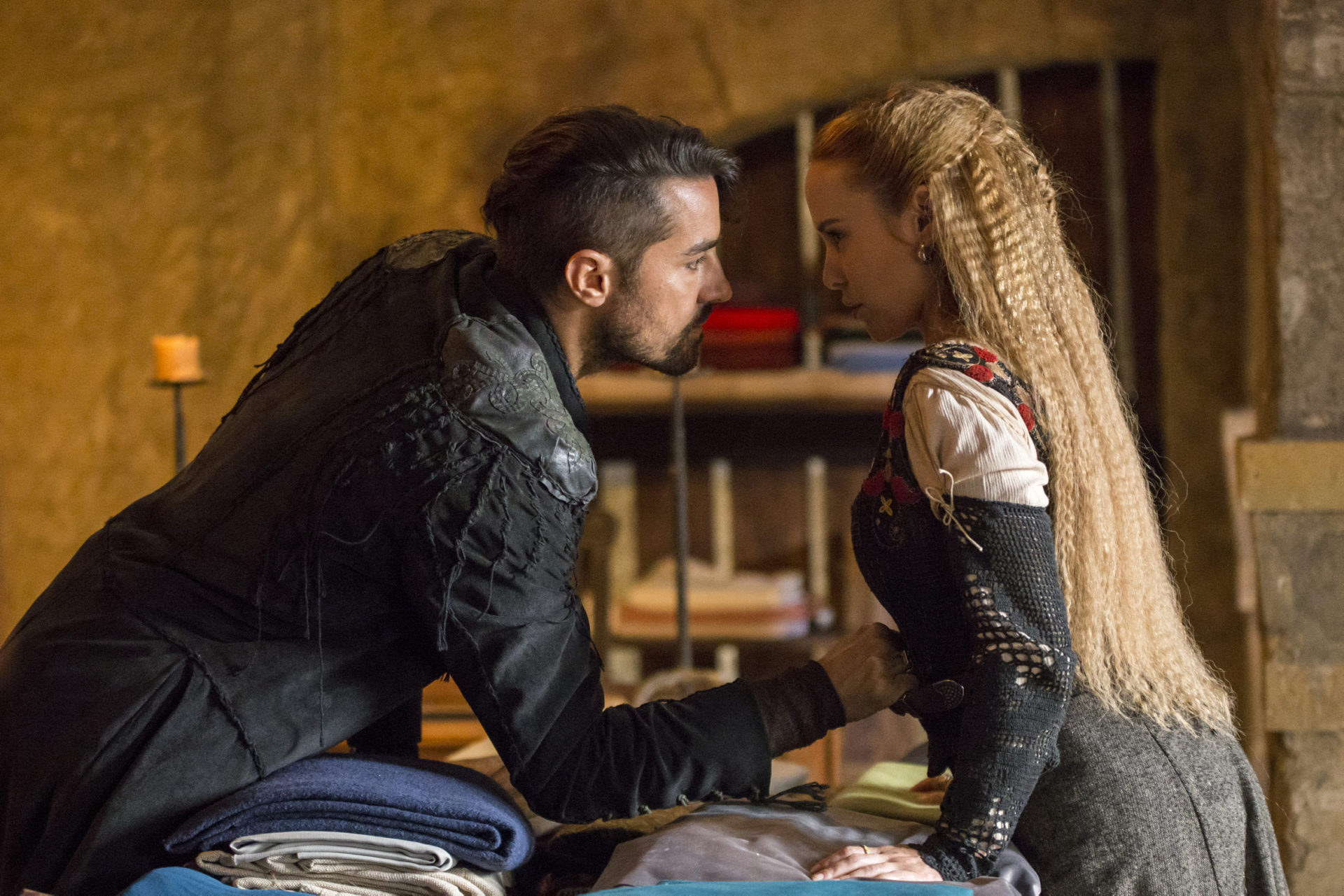 Virgilio (Ricardo Pereira) e Diana (Fernanda Nobre) em Deus Salve o Rei
