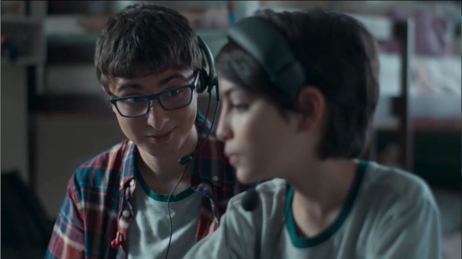 Juca (Mikael Marmorato) conversa com Julinho (Davi Souza) em Malhação - Viva a Diferença