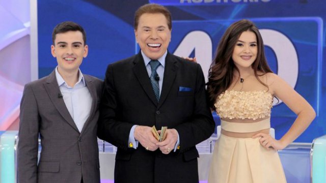 Silvio constrange atriz mirim em seu dominical (Divulgação/SBT)