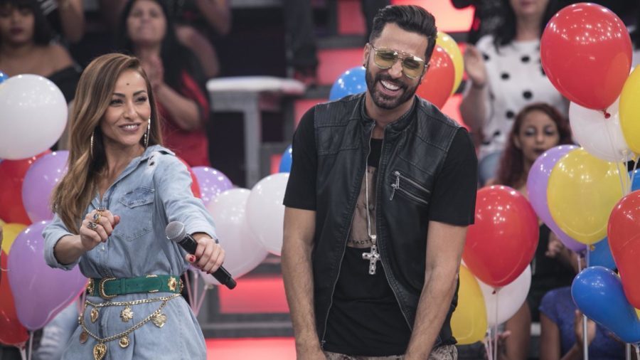 Sabrina Sato e Latino no Programa da Sabrina