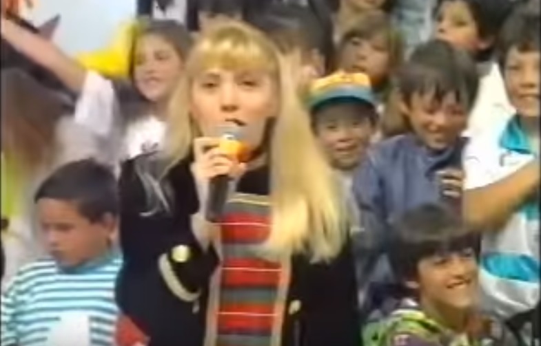 Mariane apresentava o Tudo por Brinquedo, na CNT/Gazeta