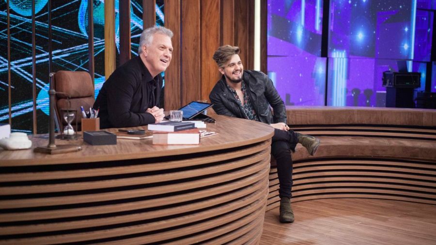 Luan Santana e Pedro Bial