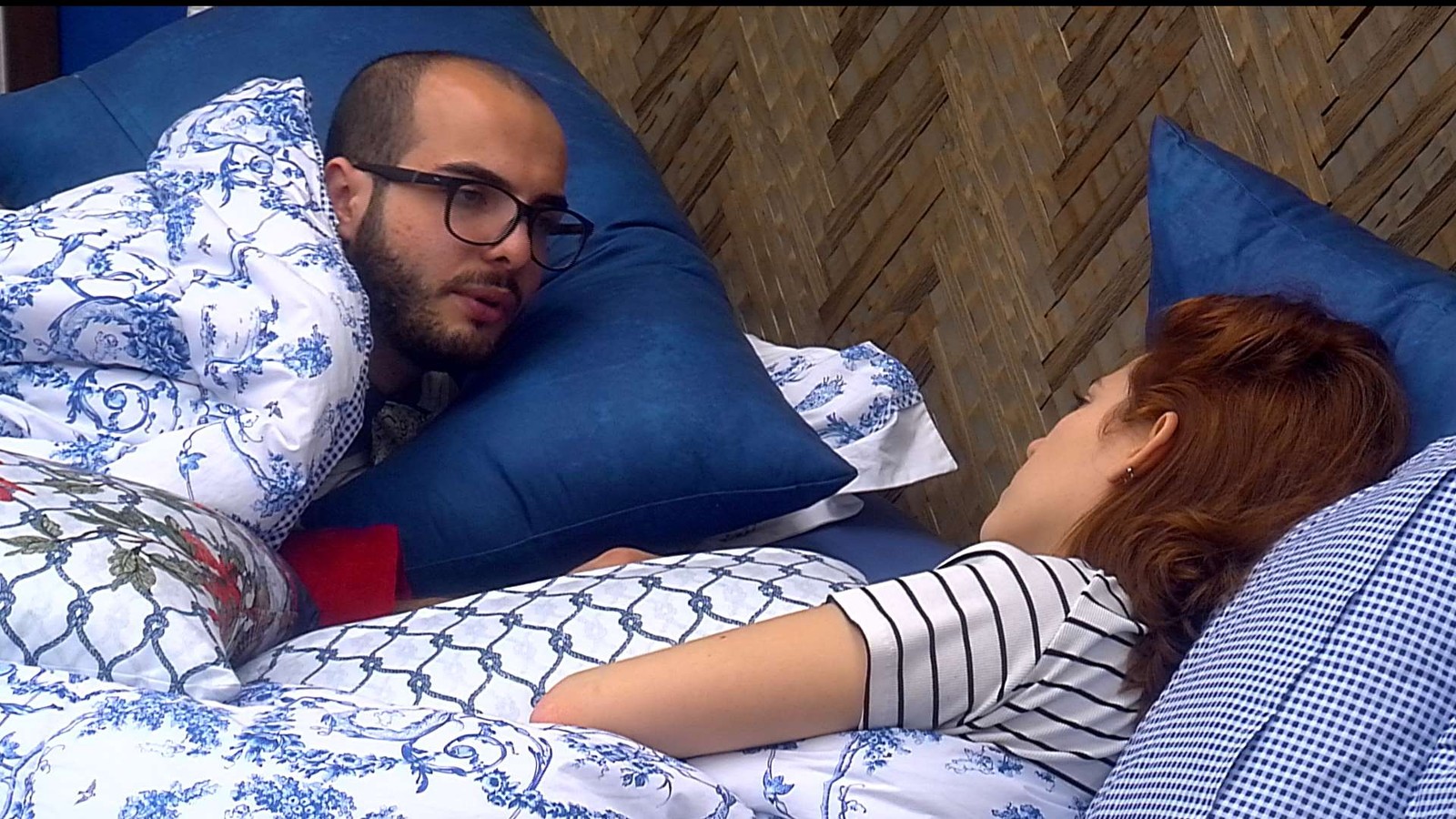 Mahmoud e Ana Clara batem papo no quarto do líder do BBB18 (Divulgação)