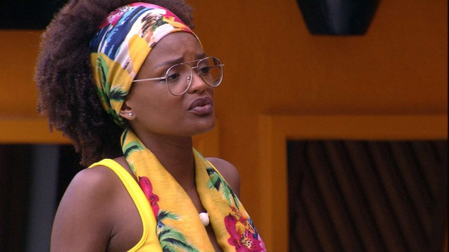 Nayara supõe que estaria no BBB18 por algum sistema de cotas (Divulgação)