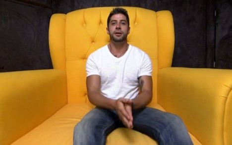 O participante Marcelo Zagonel na poltrona do confessionário do BBB14 (Divulgação)