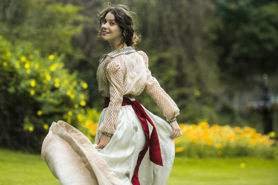 Elisabeta (Nathalia Dill) em Orgulho e Paixão